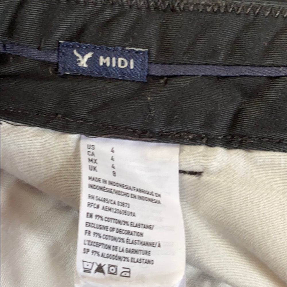 Shorts - Picture 3 of 3